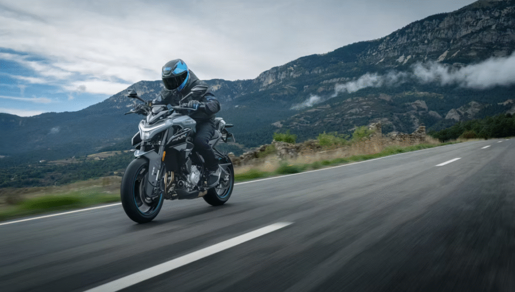 CFMoto 675NK 2025: la naked triple que desafía a la competencia