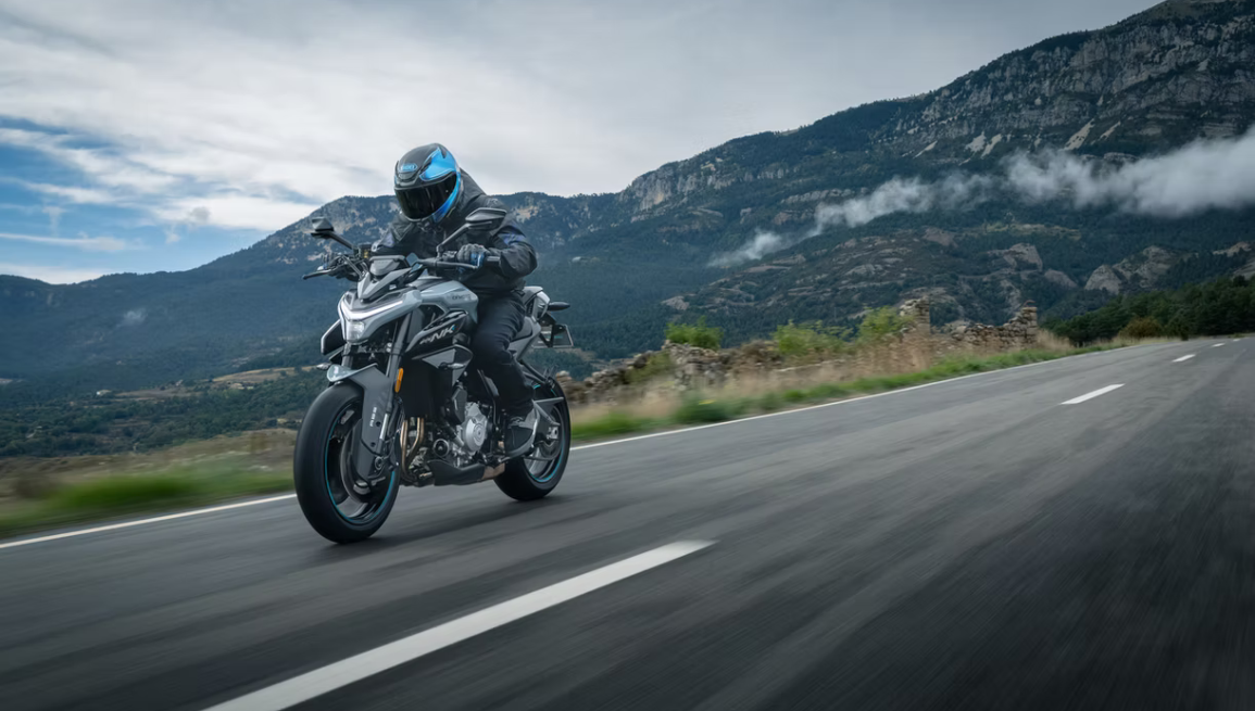 CFMoto 675NK 2025: la naked triple que desafía a la competencia